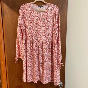 long sleeve plus (18) pink and white swing dress worn once -Wednesdays girl